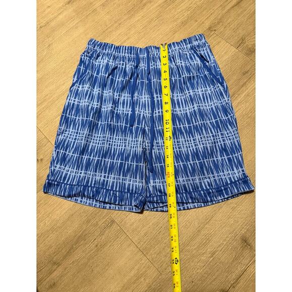 Muk Luks Women’s PJ Set Medium Blue White Ikat Print Short Sleeve Top & Shorts - Picture 8 of 12